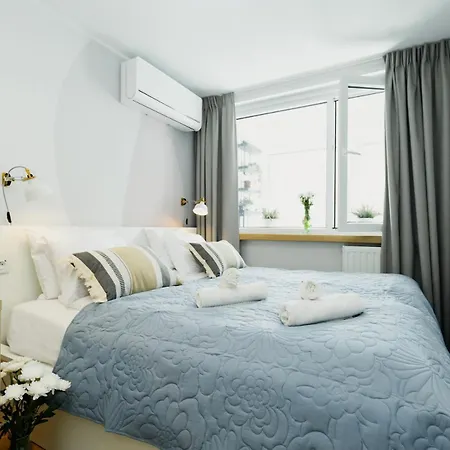 With Ac, Projector, Loggia, Palace View By Polandbnb Apartment *