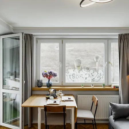 With Ac, Projector, Loggia, Palace View By Polandbnb Apartment Warsaw