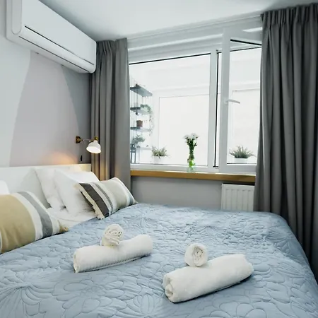 شقة With Ac, Projector, Loggia, Palace View By Polandbnb *