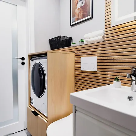 Apartment With Ac, Projector, Loggia, Palace View By Polandbnb *